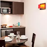 普特瑞斯爱达格公寓式酒店 普瓦捷