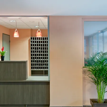 Adagio Access Hotel apartamentowy 3*