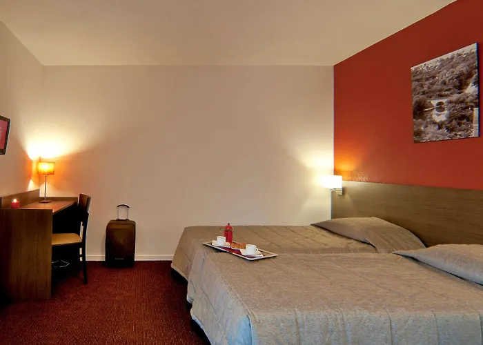 أبارتهوتيل أداغيو أكسيس بويتيرز