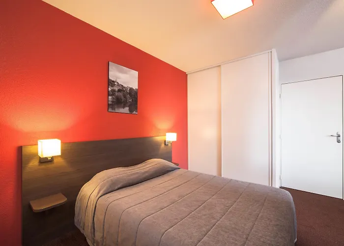 Adagio Access 3* Пуатье