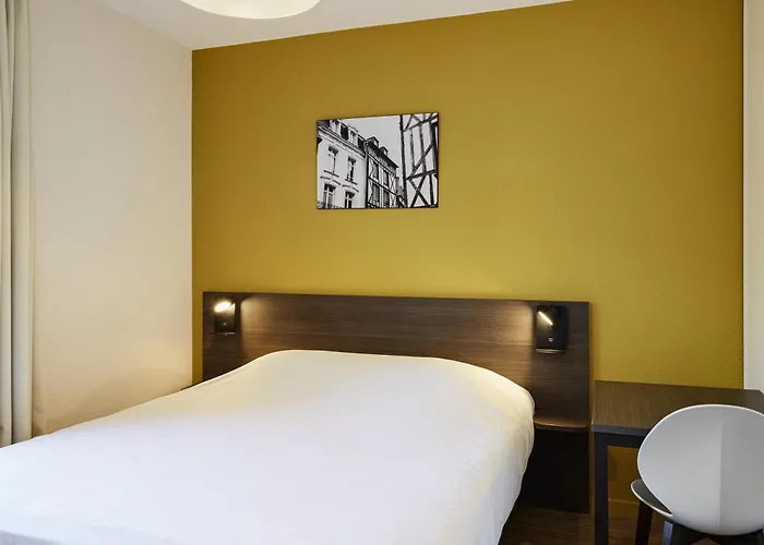 أبارتهوتيل أداغيو أكسيس بويتيرز